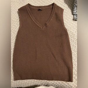 Brown tank top !